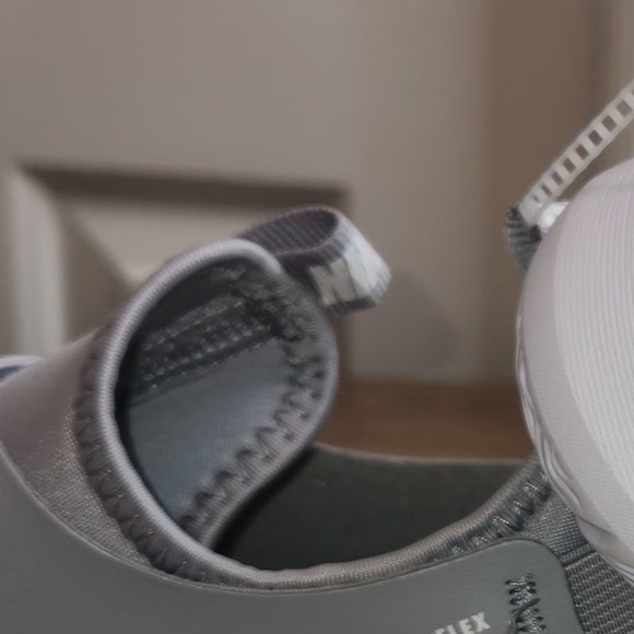 Nike Flex Runner 3 Grey/White FN1294-001. Size 6 Youth and Women's 7.5 or 8. - Picture 12 of 14